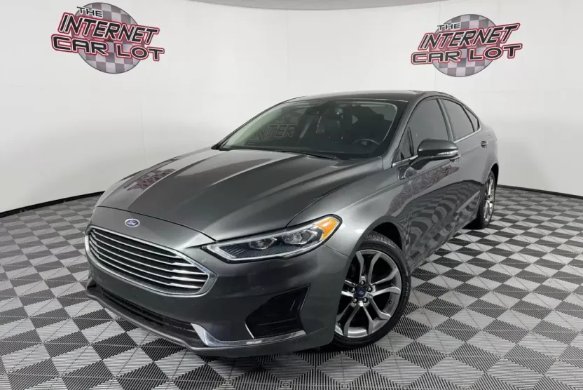 2020 Ford Fusion SEL photo 1