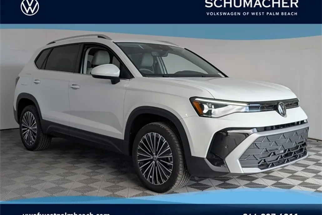 2025 Volkswagen Taos SE photo 1