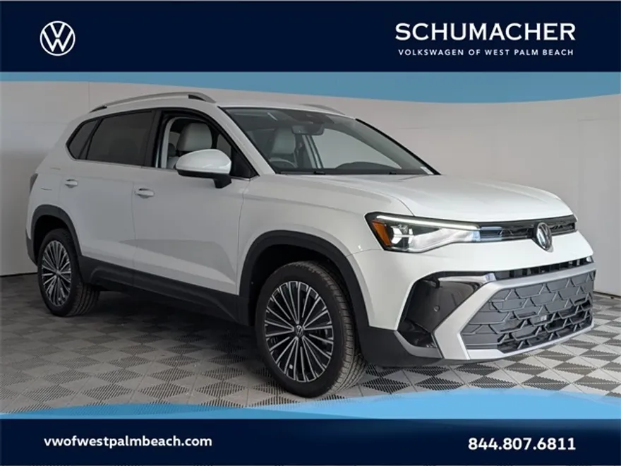 2025 Volkswagen Taos SE photo 1
