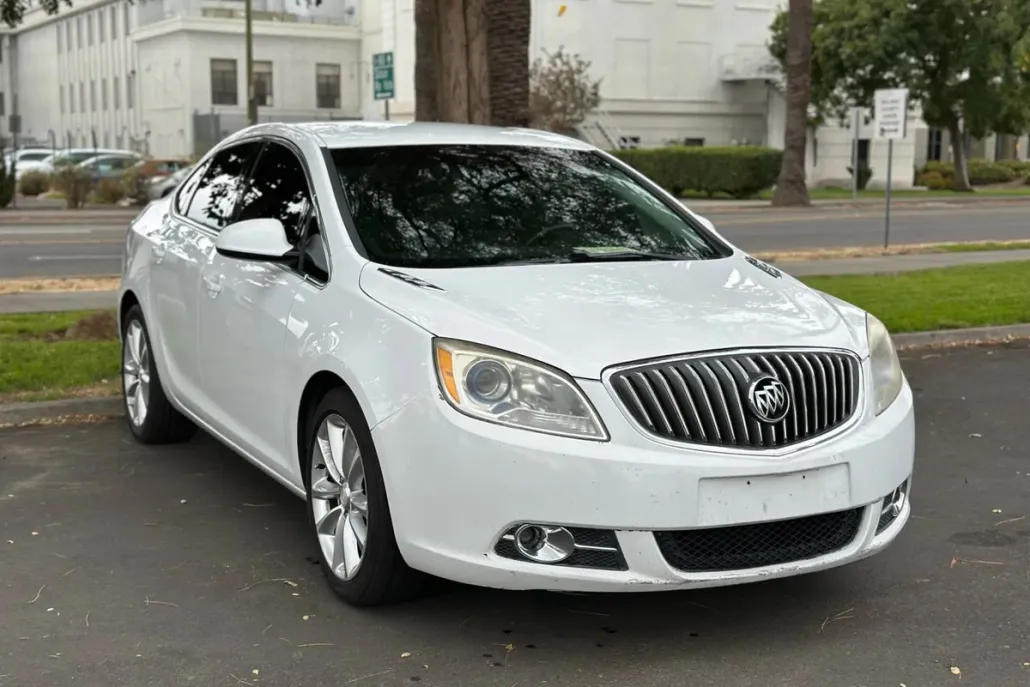2016 Buick Verano Convenience photo 1