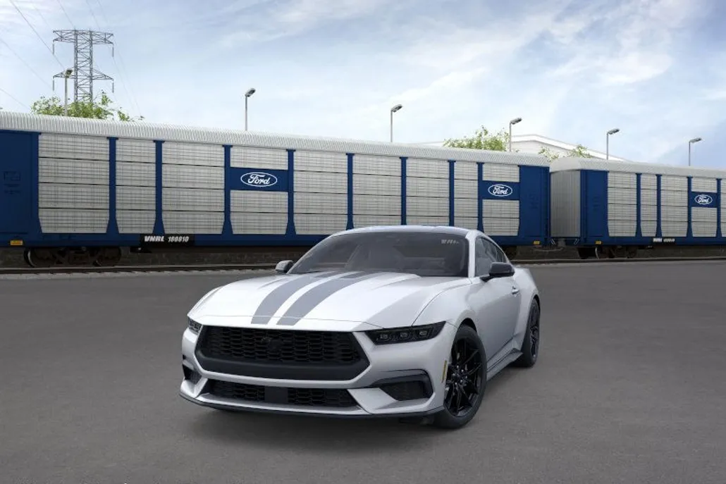 2025 Ford Mustang EcoBoost photo 1