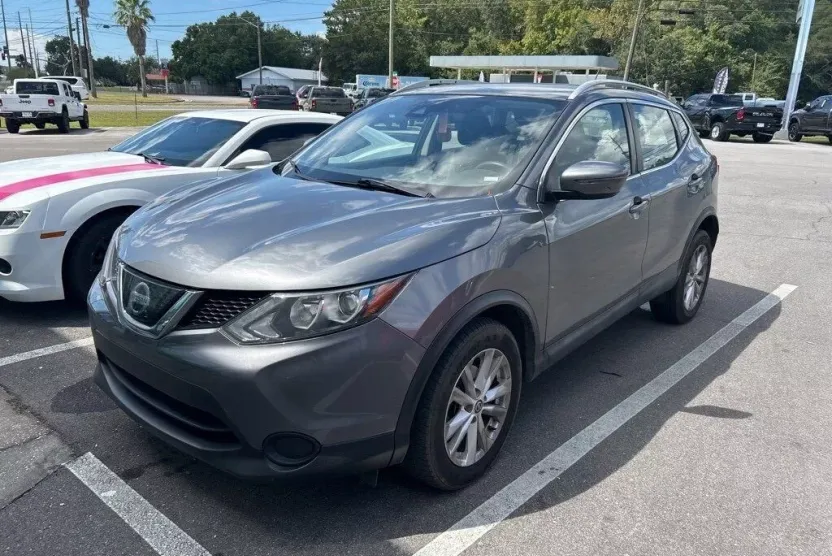 2019 Nissan Rogue Sport SV photo 1