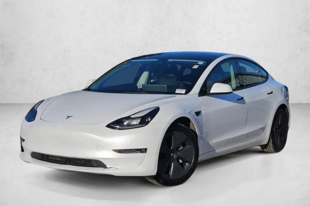 2023 Tesla Model 3 Long Range photo 1