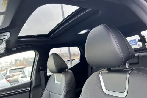 2024 Hyundai Santa Cruz Limited photo 2