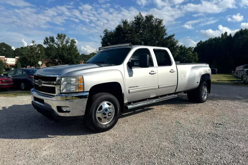 2011 Chevrolet Silverado 3500HD LTZ photo 1