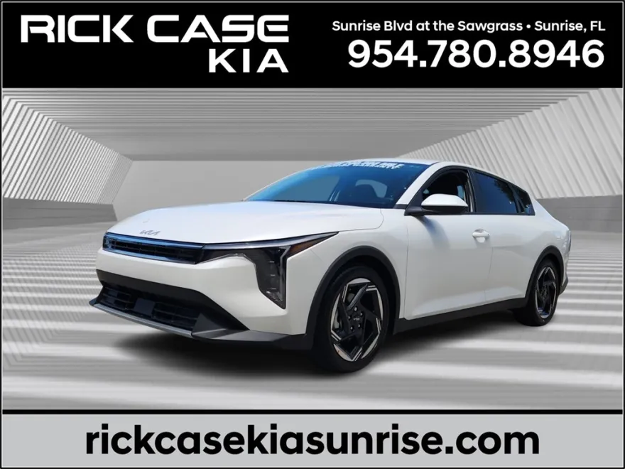 2025 Kia K4 EX photo 1