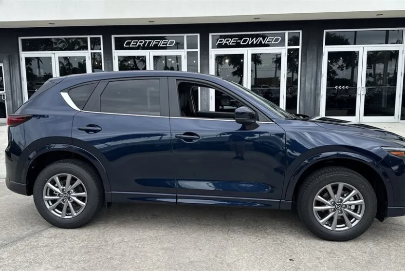 2025 Mazda CX-5 2.5 S Preferred photo 1