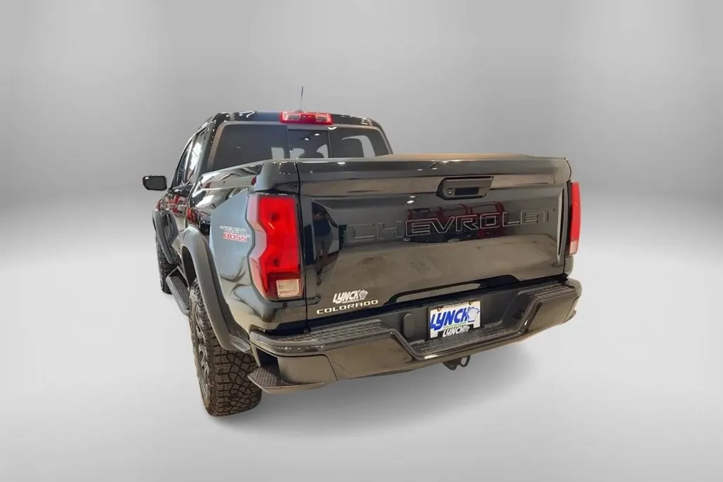 2023 Chevrolet Colorado Trail Boss photo 1