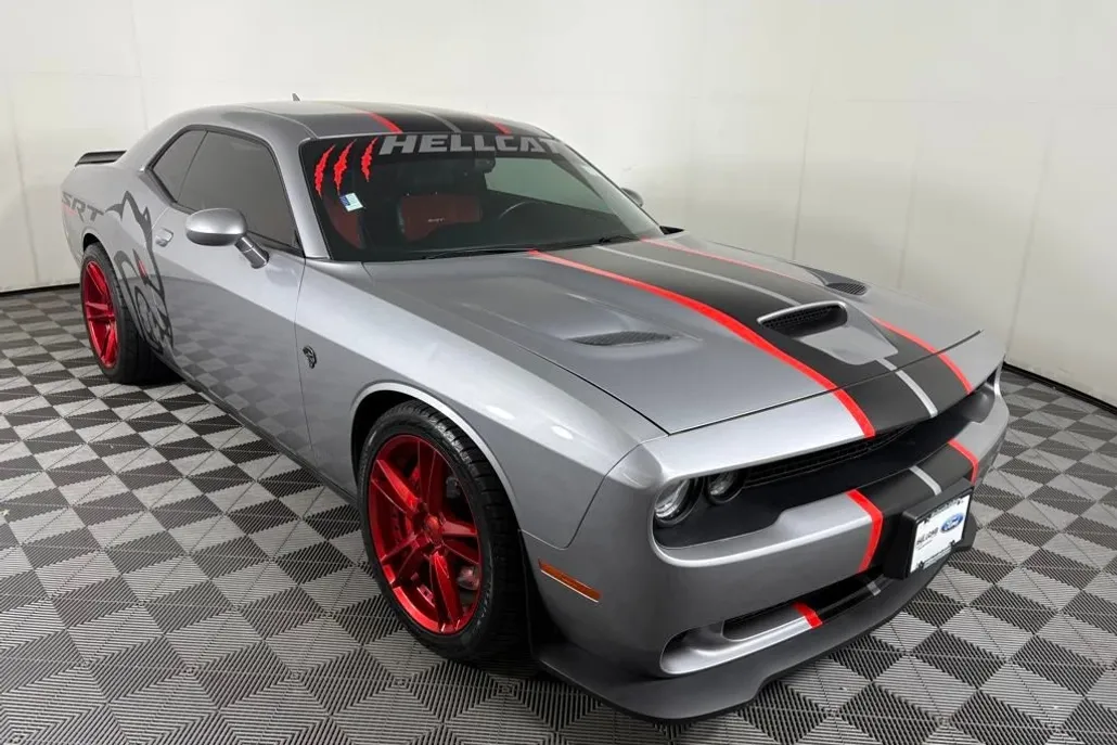2015 Dodge Challenger SRT8 Hellcat photo 1
