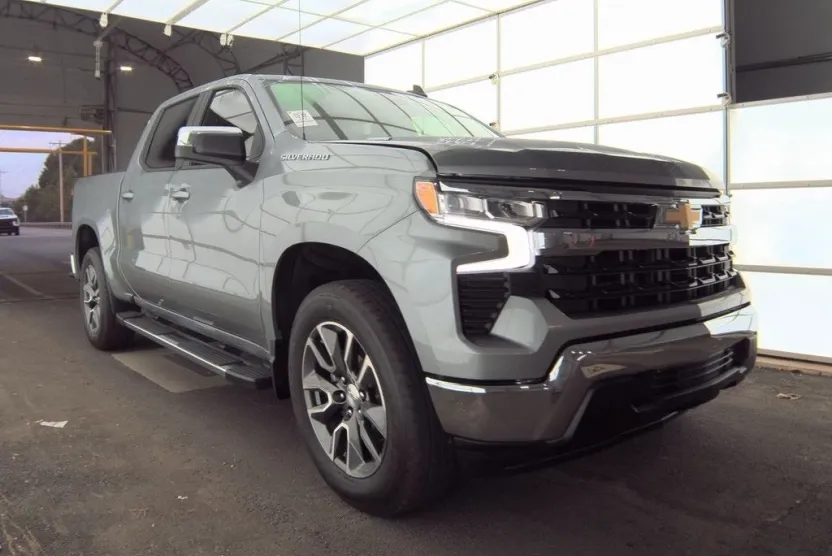 2024 Chevrolet Silverado 1500 LT photo 1