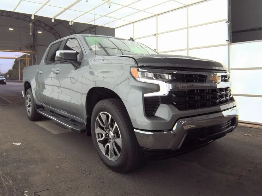 2024 Chevrolet Silverado 1500 LT photo 1