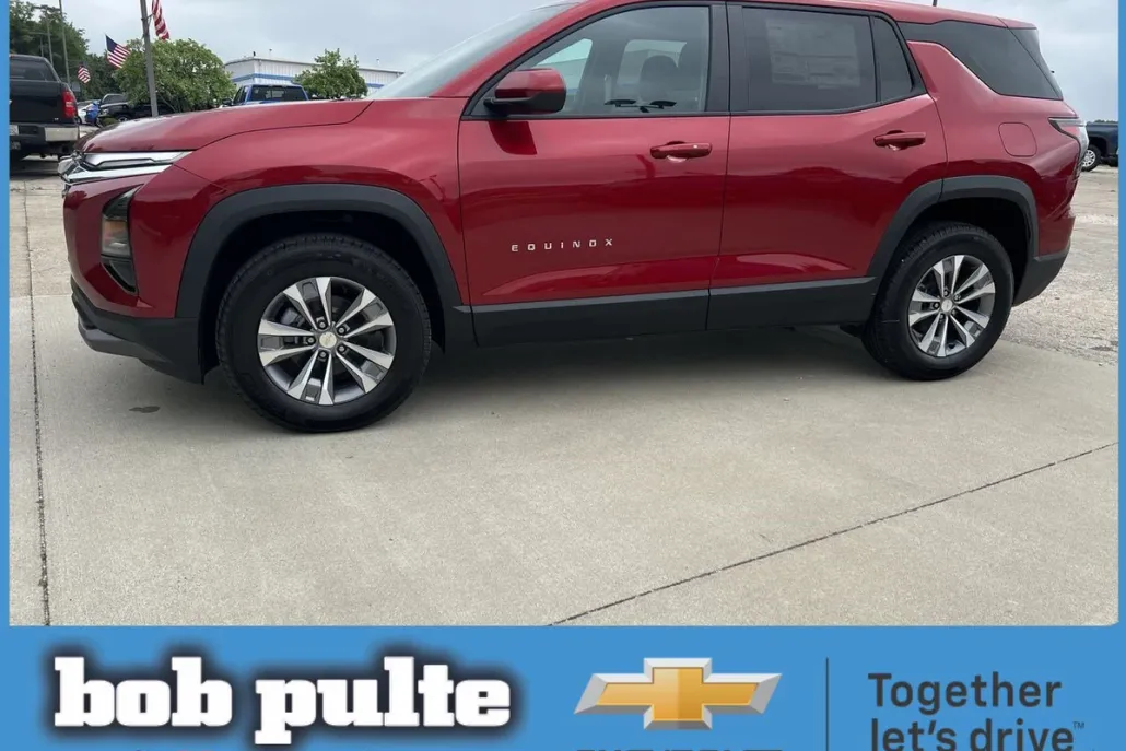 2026 Chevrolet Equinox LT photo 1