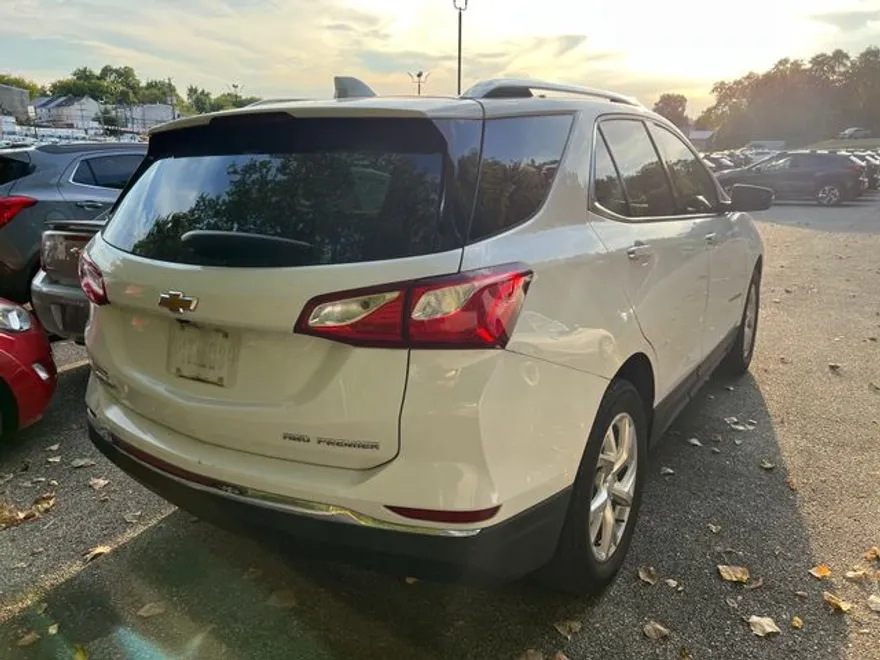 2021 Chevrolet Equinox Premier photo 1