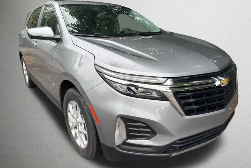 2023 Chevrolet Equinox LT photo 1