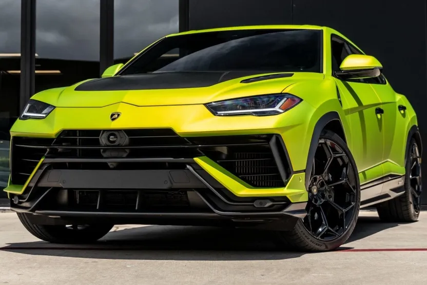 2024 Lamborghini Urus Performante photo 1