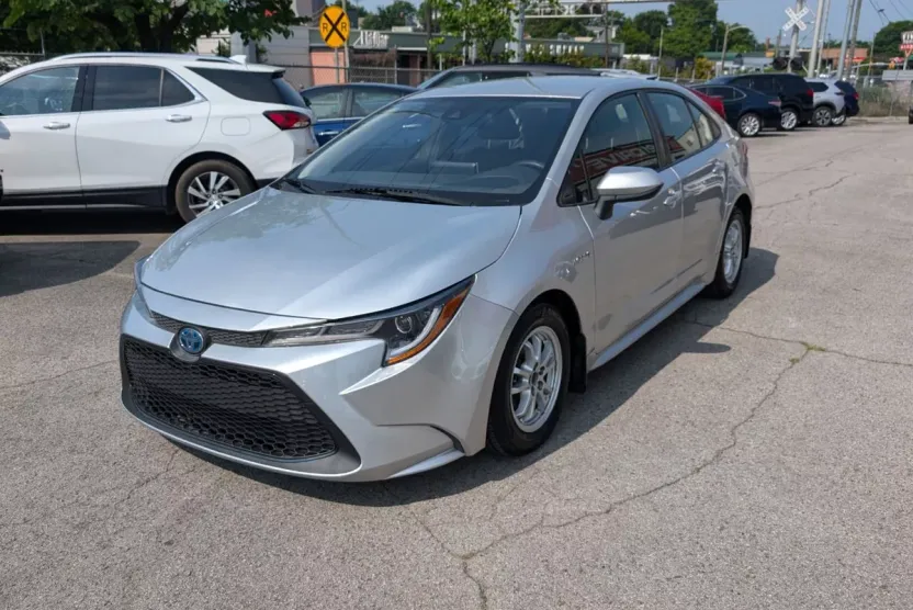 2020 Toyota Corolla LE Hybrid photo 1