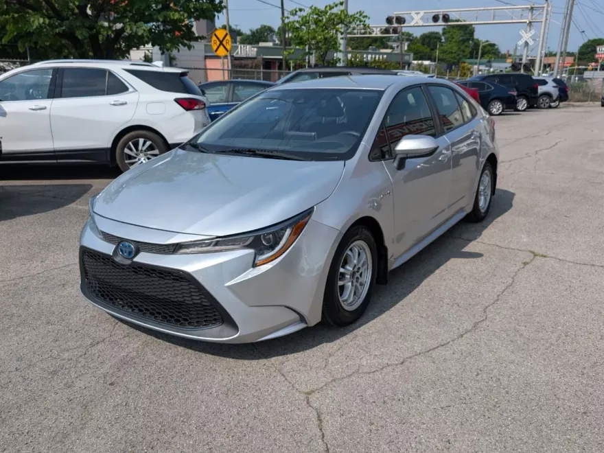 2020 Toyota Corolla LE Hybrid photo 1