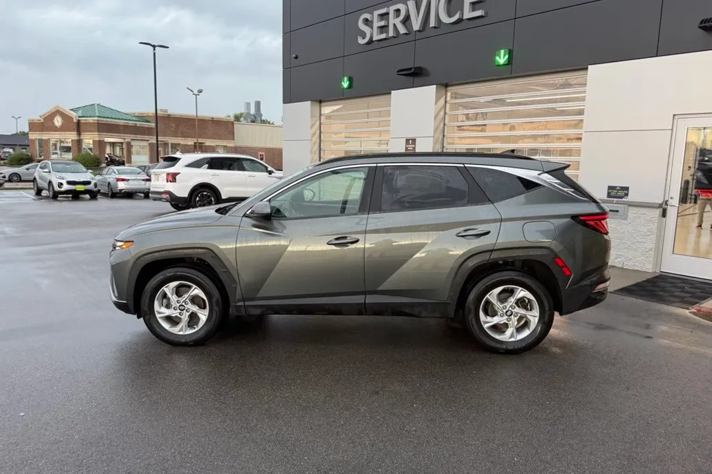 2022 Hyundai Tucson SEL photo 1