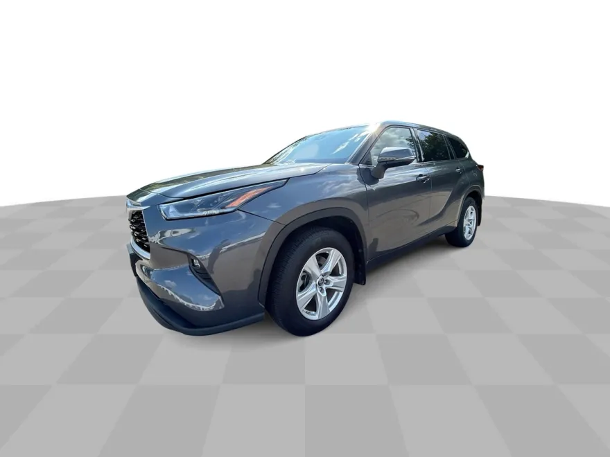 2021 Toyota Highlander LE photo 1