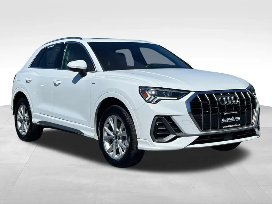 2025 Audi Q3 45 TFSI S line Premium photo 1
