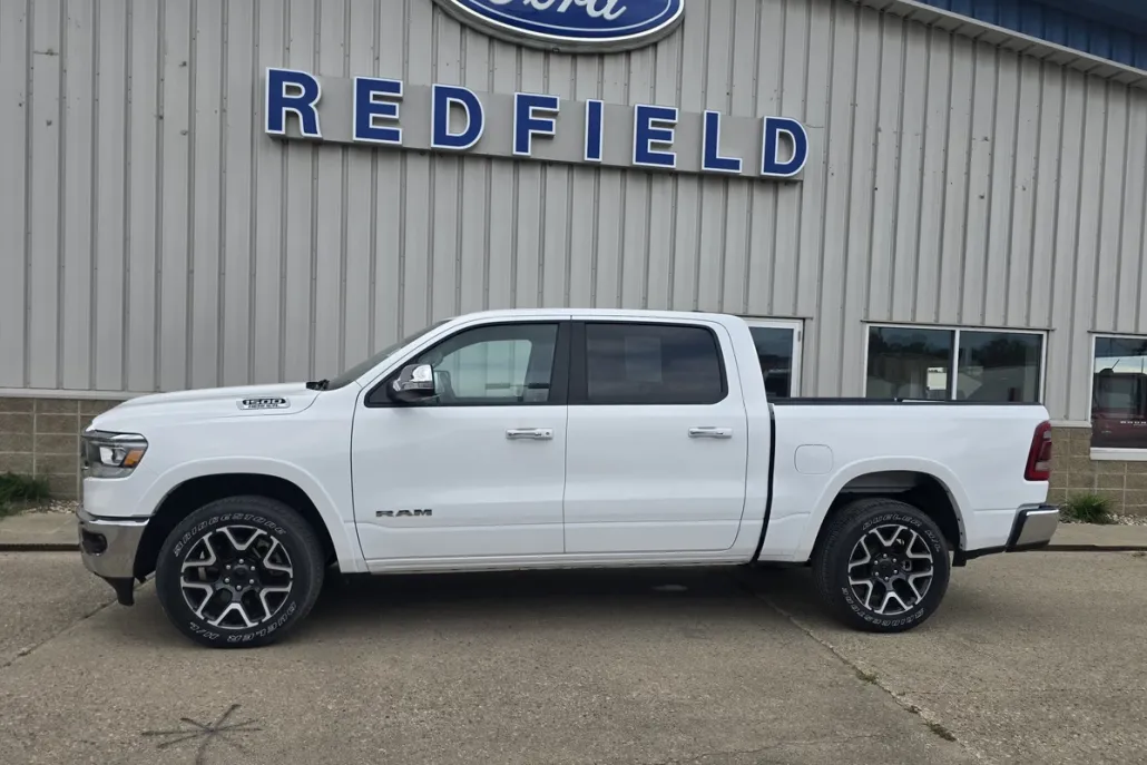 2022 Ram 1500 Laramie photo 1