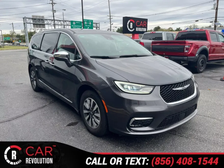 2022 Chrysler Pacifica Hybrid Limited photo 1