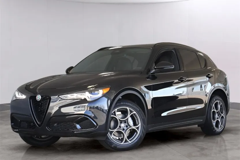 2025 Alfa Romeo Stelvio Sprint Base photo 1