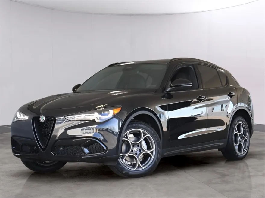 2025 Alfa Romeo Stelvio Sprint Base photo 1