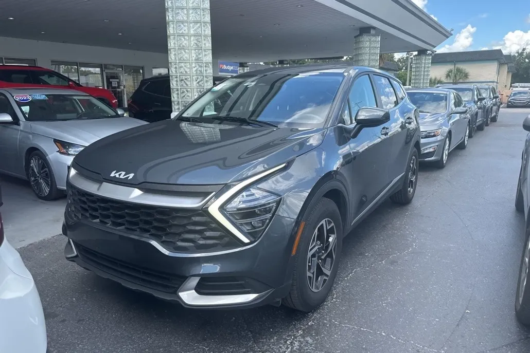 2024 Kia Sportage LX photo 1
