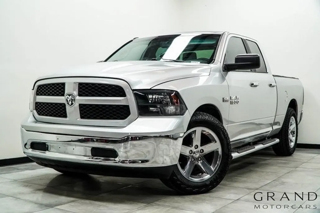2015 Ram 1500 SLT photo 1