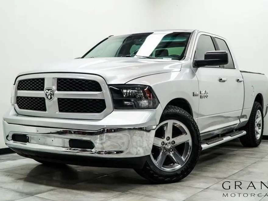 2015 Ram 1500 SLT photo 1