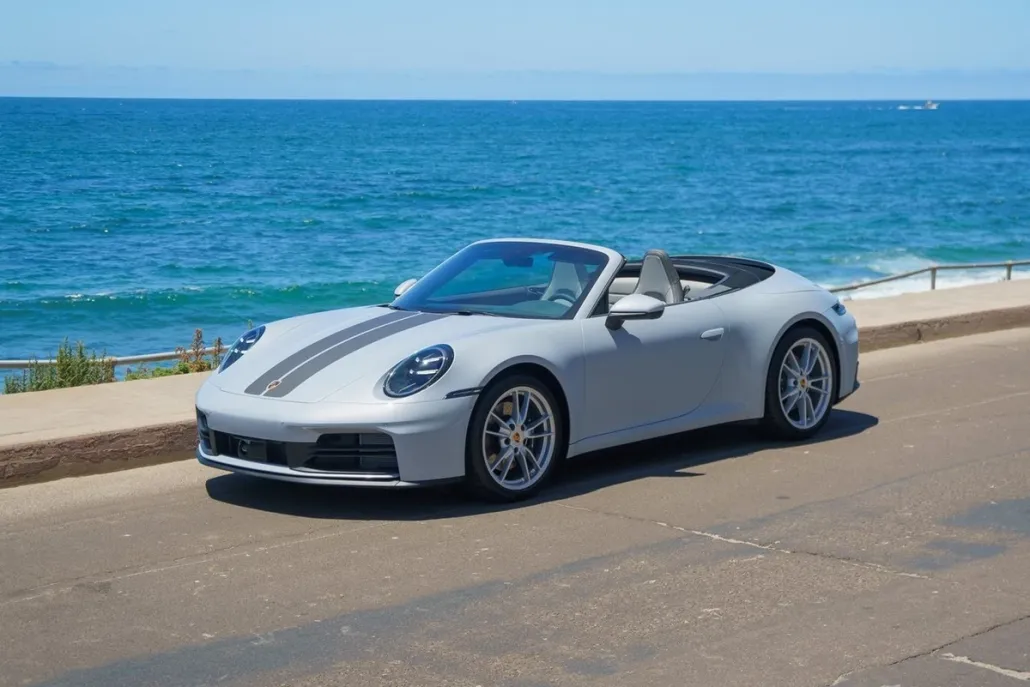 2025 Porsche 911 Cabriolet photo 1