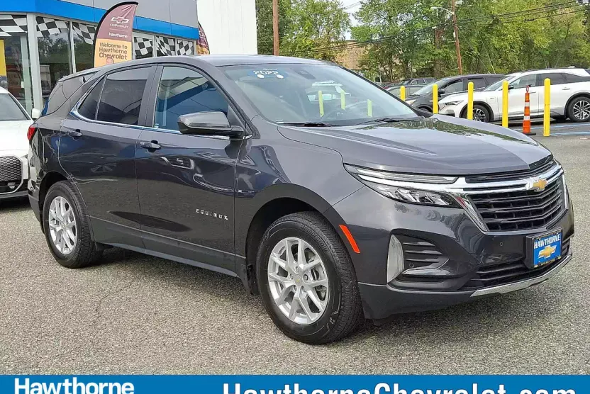 2022 Chevrolet Equinox LT photo 1