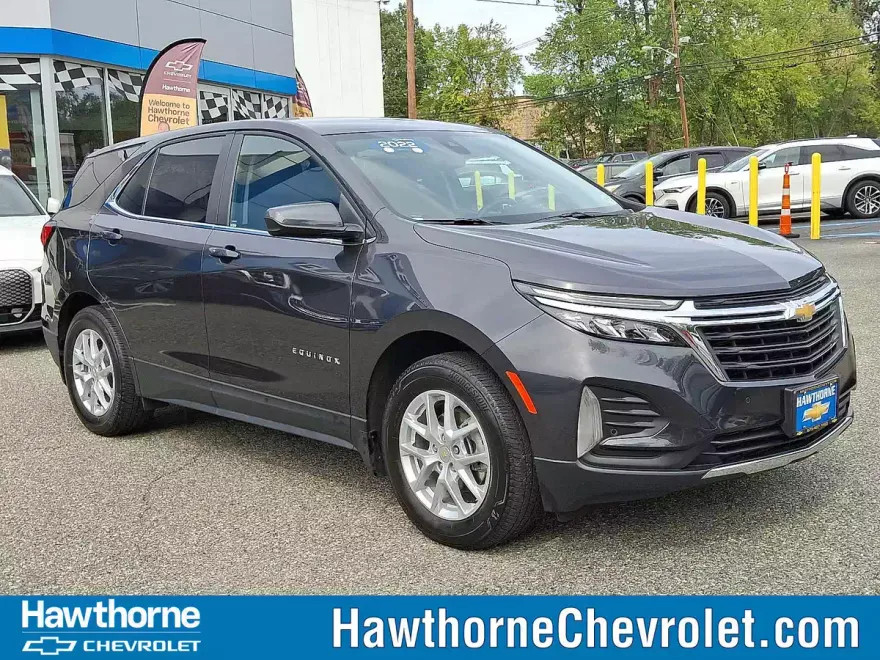 2022 Chevrolet Equinox LT photo 1
