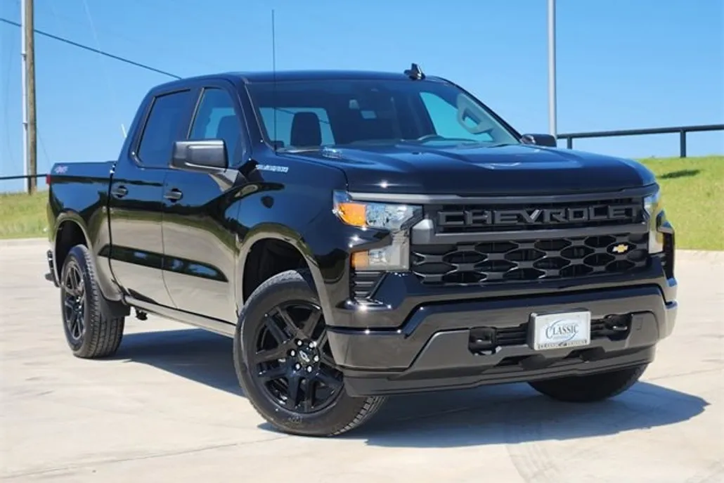 2026 Chevrolet Silverado 1500 Custom photo 1