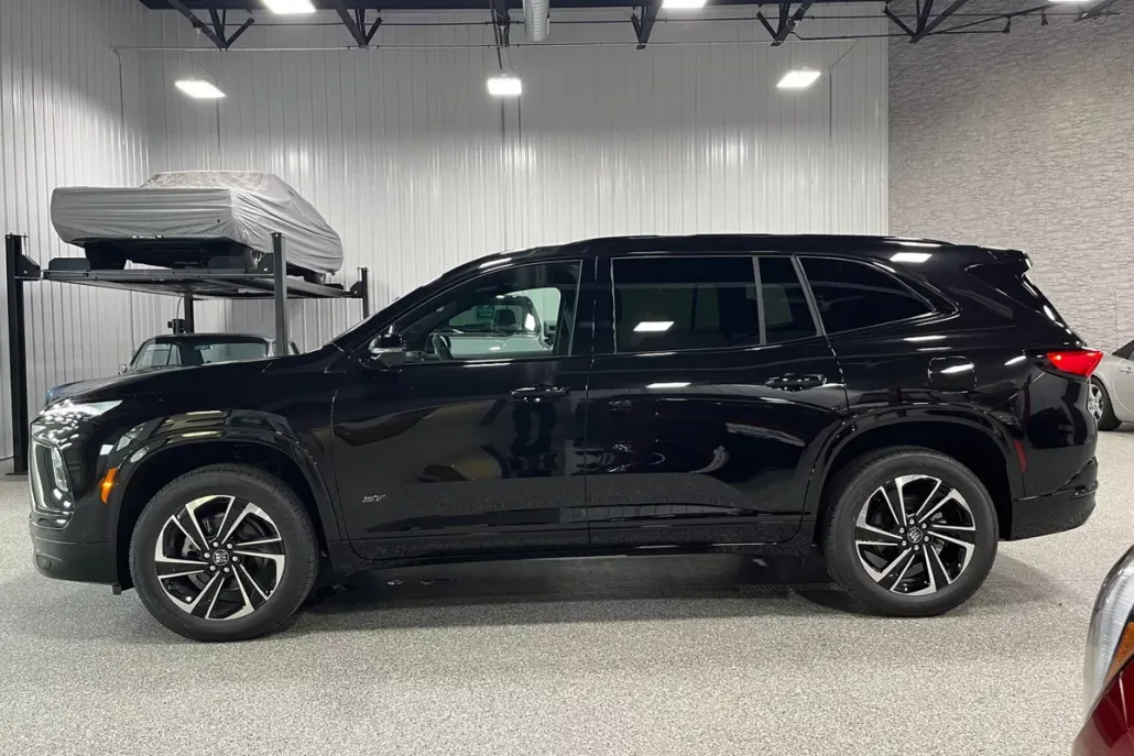 2026 Buick Enclave Sport Touring photo 1