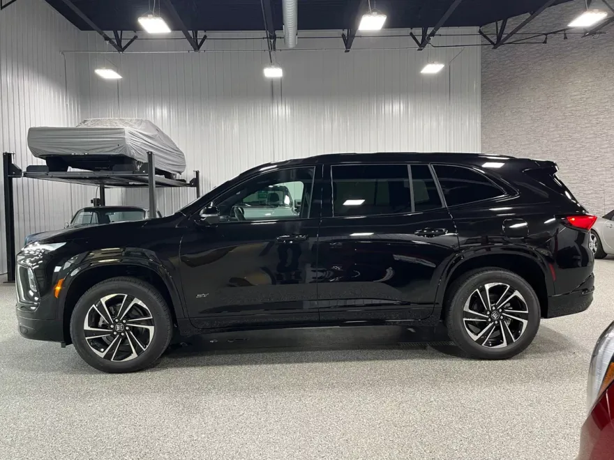 2026 Buick Enclave Sport Touring photo 1