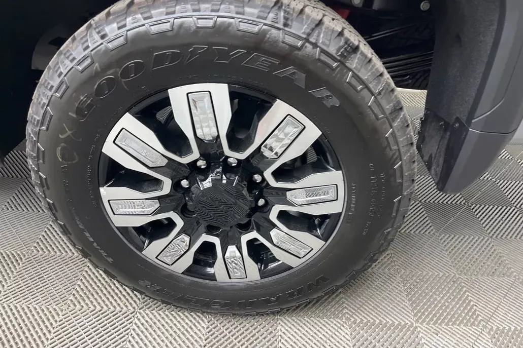 2025 Gmc Sierra HD Denali photo 1