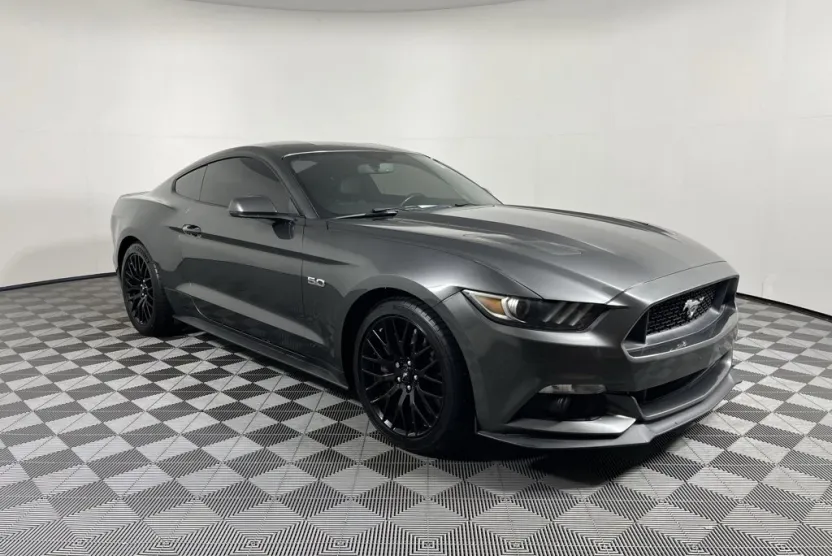 2016 Ford Mustang GT Premium photo 1