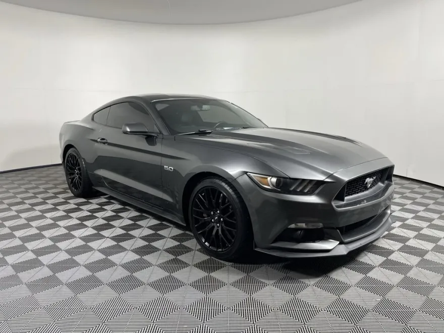 2016 Ford Mustang GT Premium photo 1