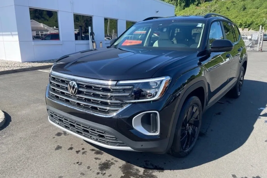 2026 Volkswagen Atlas SE Technology photo 1