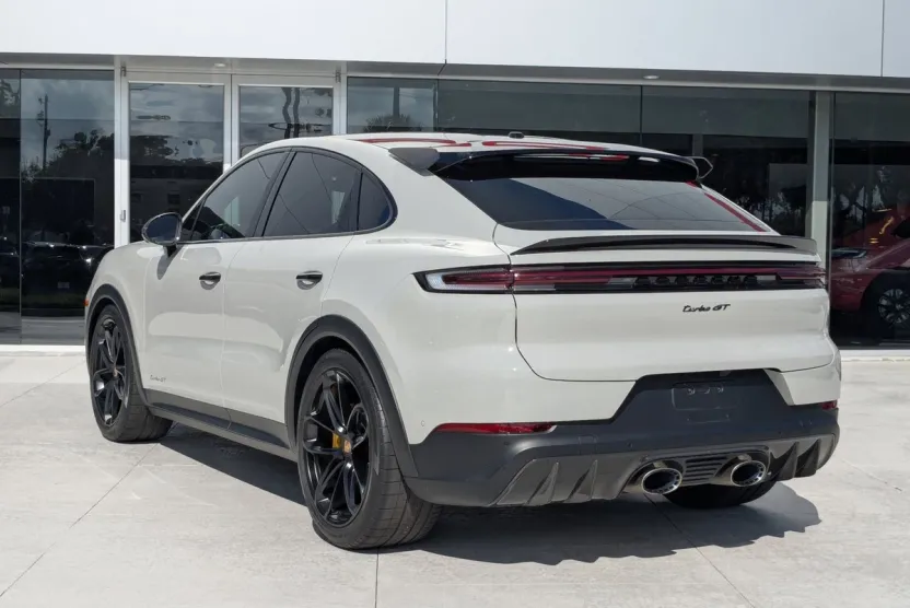 2024 Porsche Cayenne Coupe Turbo GT photo 1