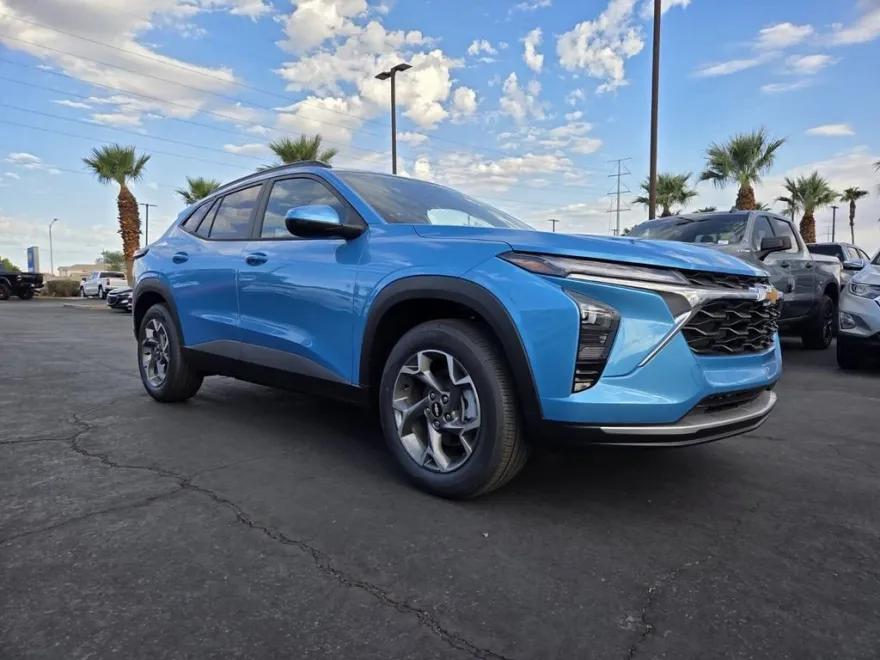 2026 Chevrolet Trax LT photo 1