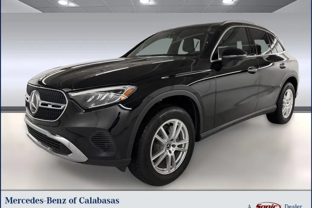 2024 Mercedes Benz GLC 300 photo 1