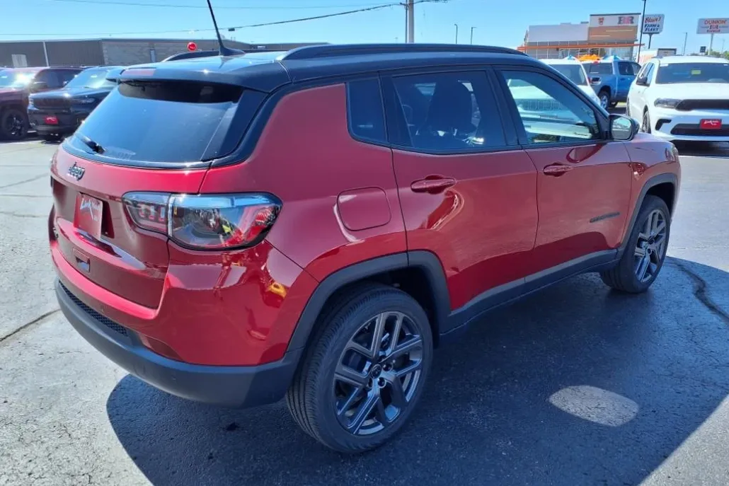 2025 Jeep Compass Limited photo 1