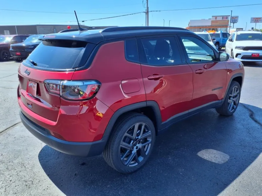 2025 Jeep Compass Limited photo 1