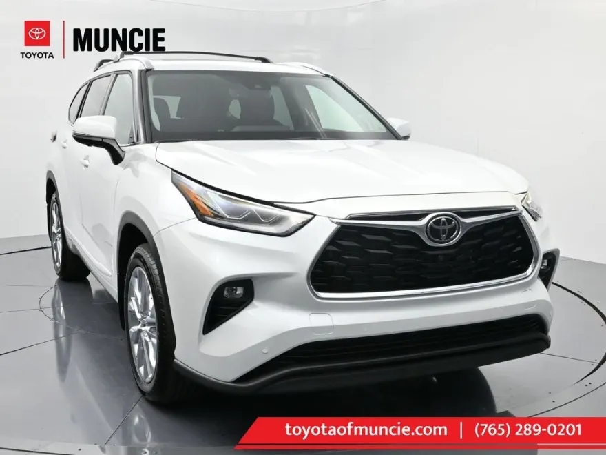 2025 Toyota Highlander Limited photo 1