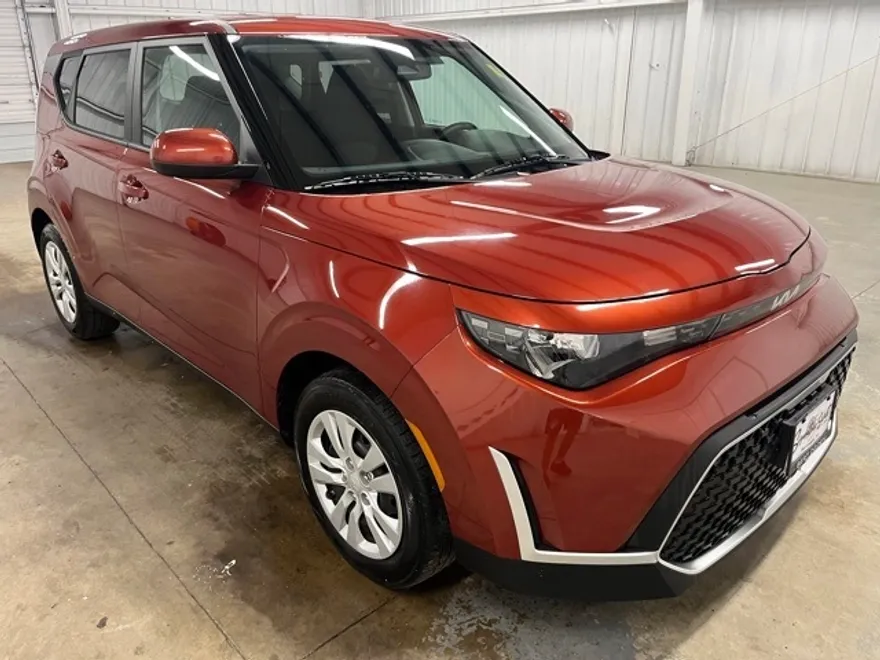 2023 Kia Soul LX photo 1