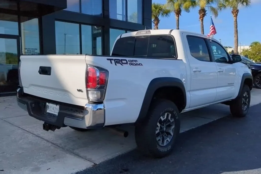 2023 Toyota Tacoma TRD Off-Road V6 photo 1