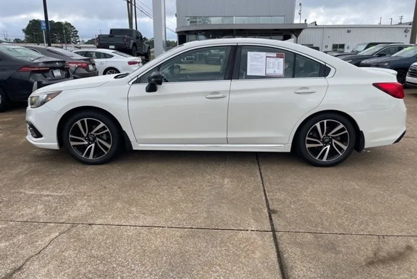 2018 Subaru Legacy 2.5i photo 1